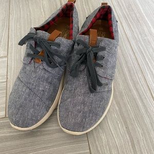 Toms navy sneakers